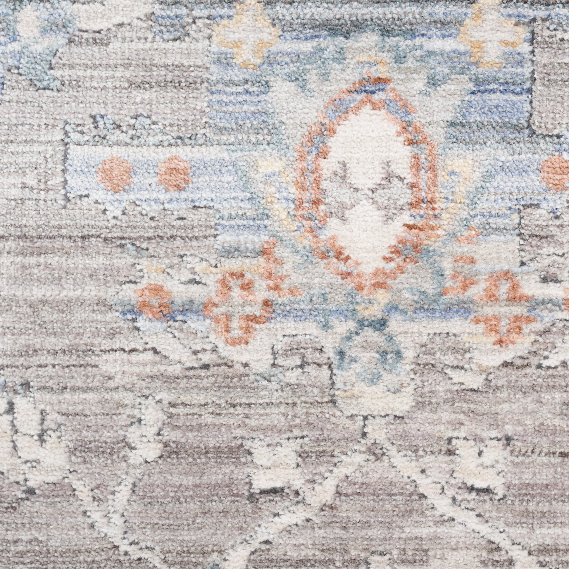 Nourison Home Elegant Heirlooms  Grey  Traditional