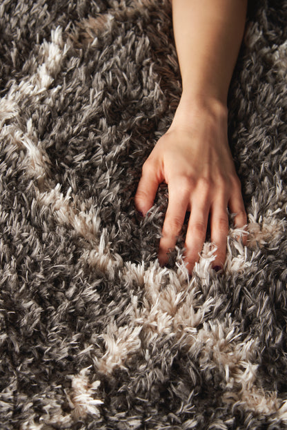 Nourison Home Luxe Shag  Charcoal Beige  Contemporary