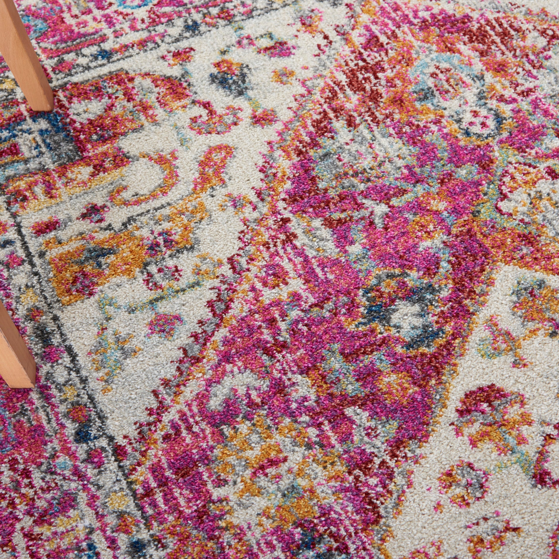 Nourison Home Passion  Ivory Pink  Traditional