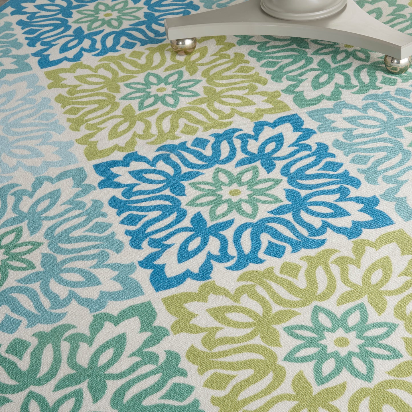 Waverly Sun N Shade  Marine  Transitional