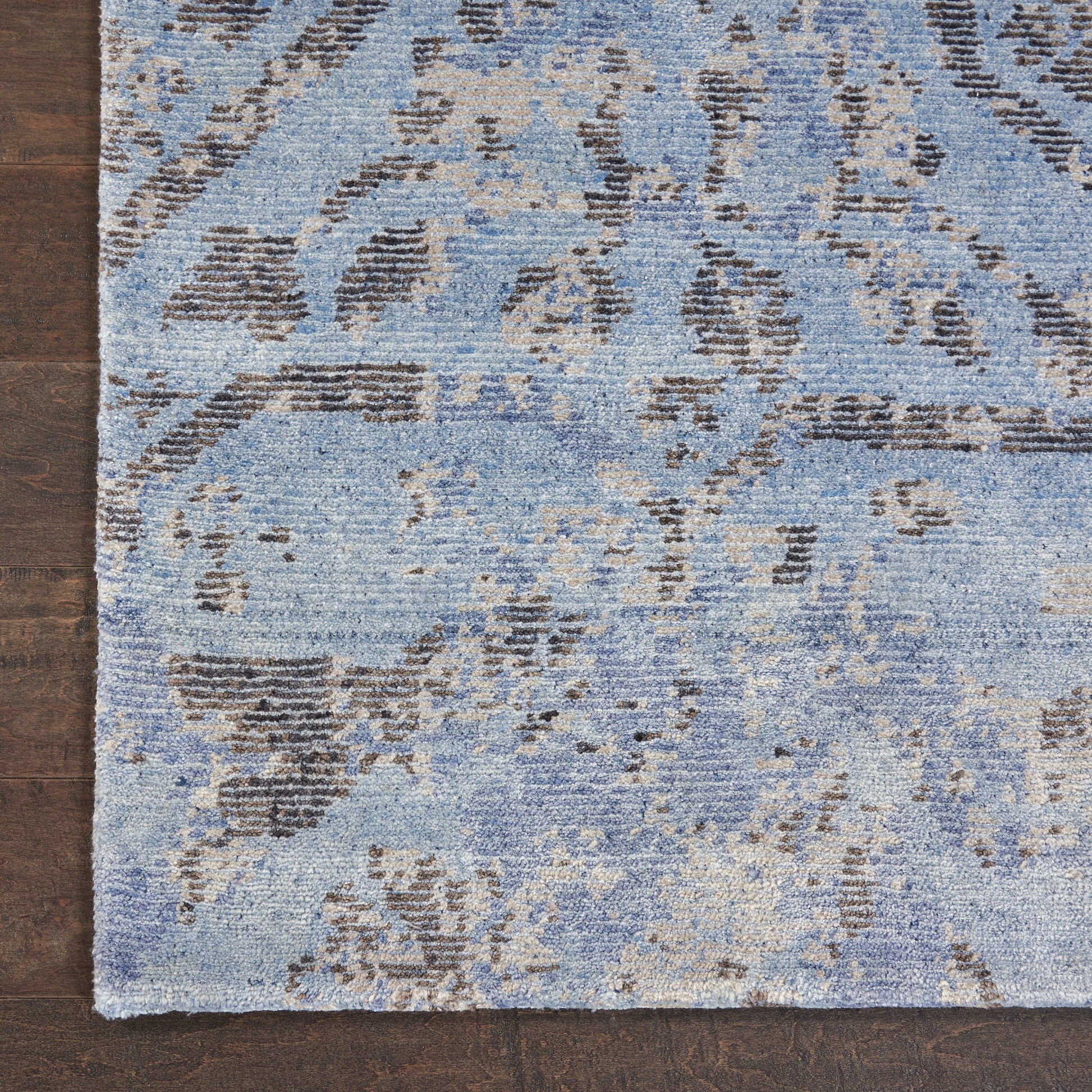 Nourison Home Lucent  Sky  Transitional