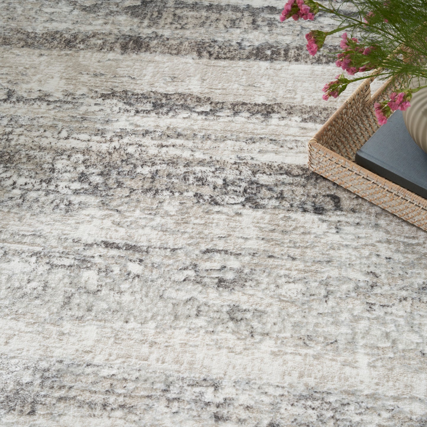 Nourison Home Glitz  Cream Grey  Contemporary