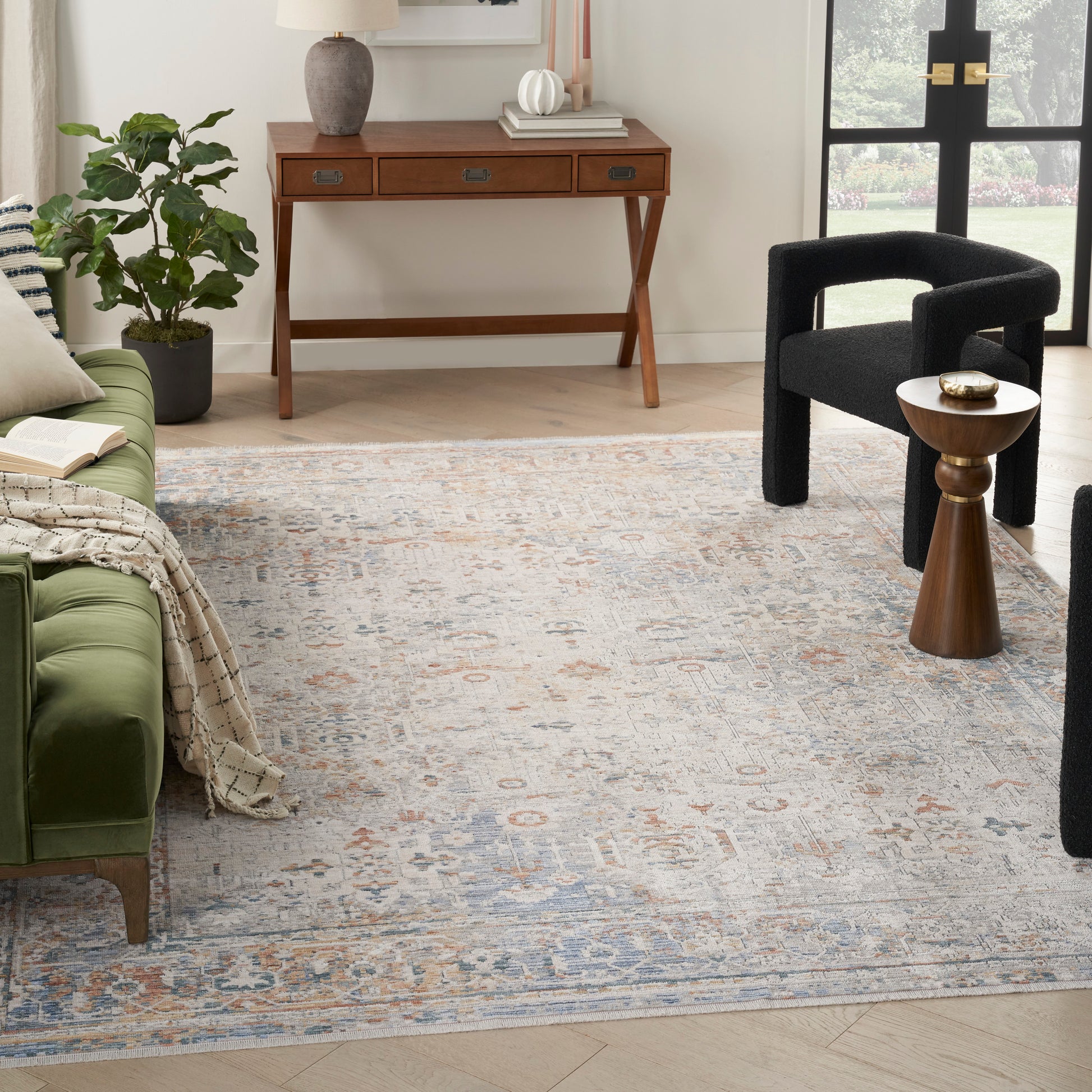 Nourison Home Elegant Heirlooms  Ivory  Traditional