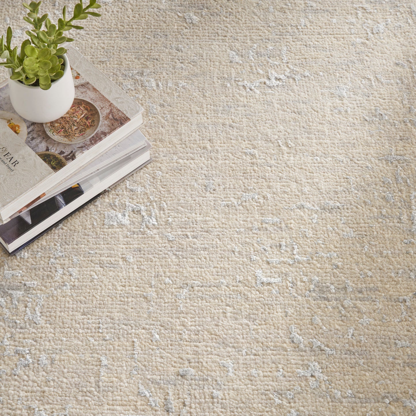 Nourison Home Luna  Ivory Silver Blue  Contemporary