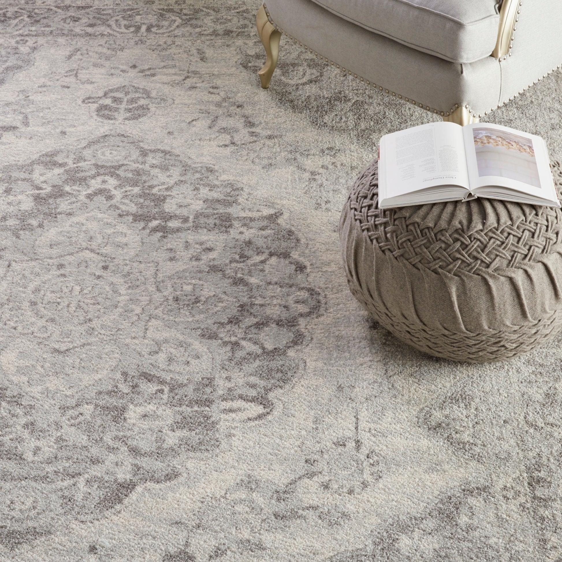 Nourison Home Tranquil  Ivory Grey  Traditional