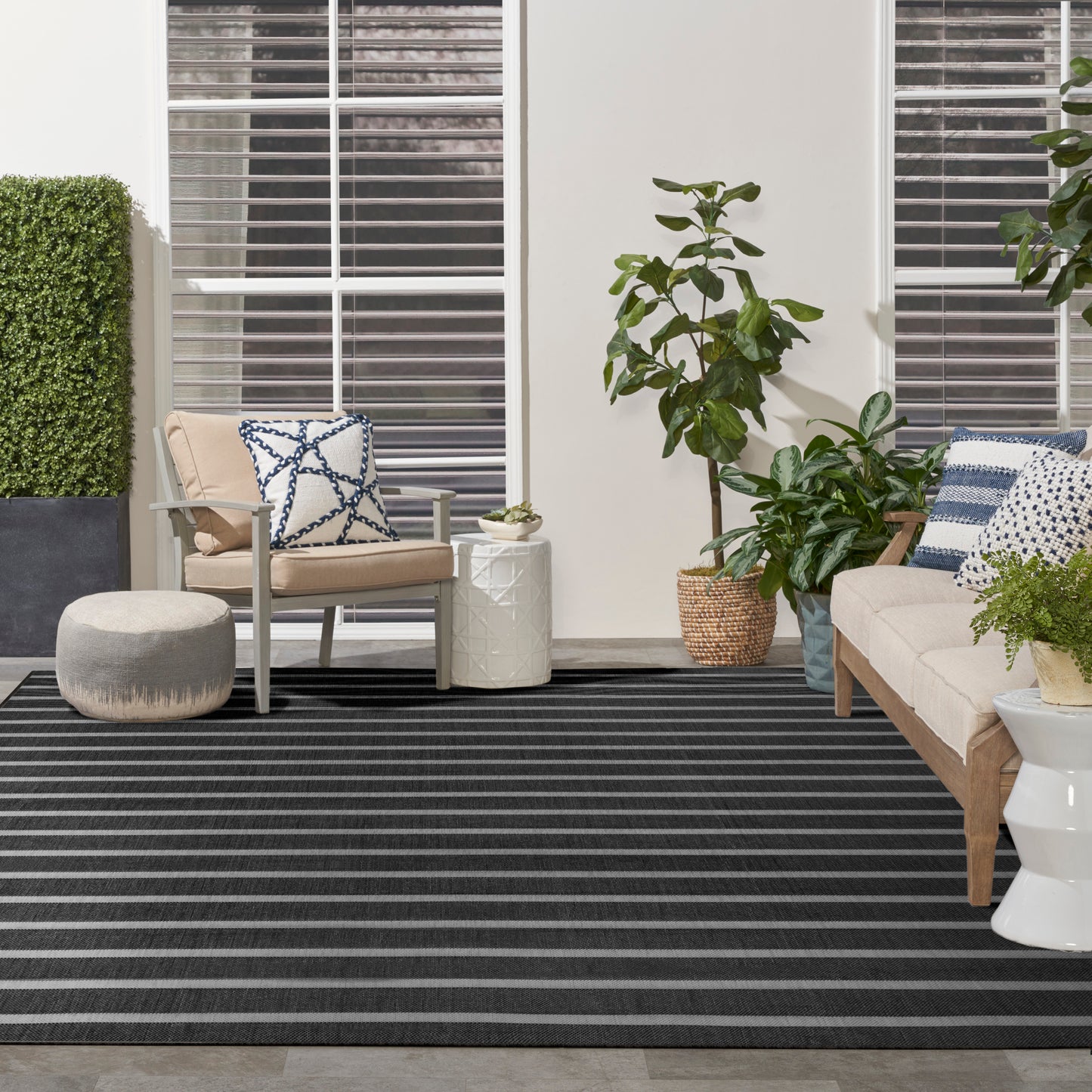 Nourison Home Positano  Black Ivory  Contemporary