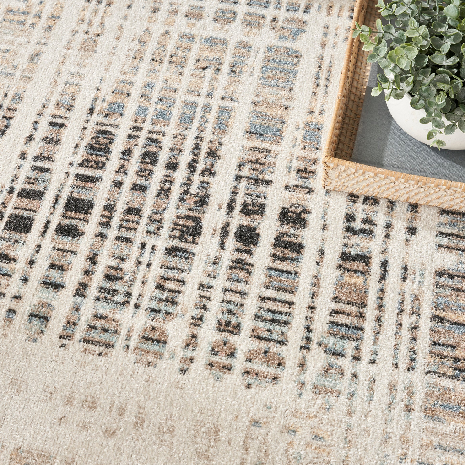 Nourison Home Washable Decor  Ivory Blue  Contemporary