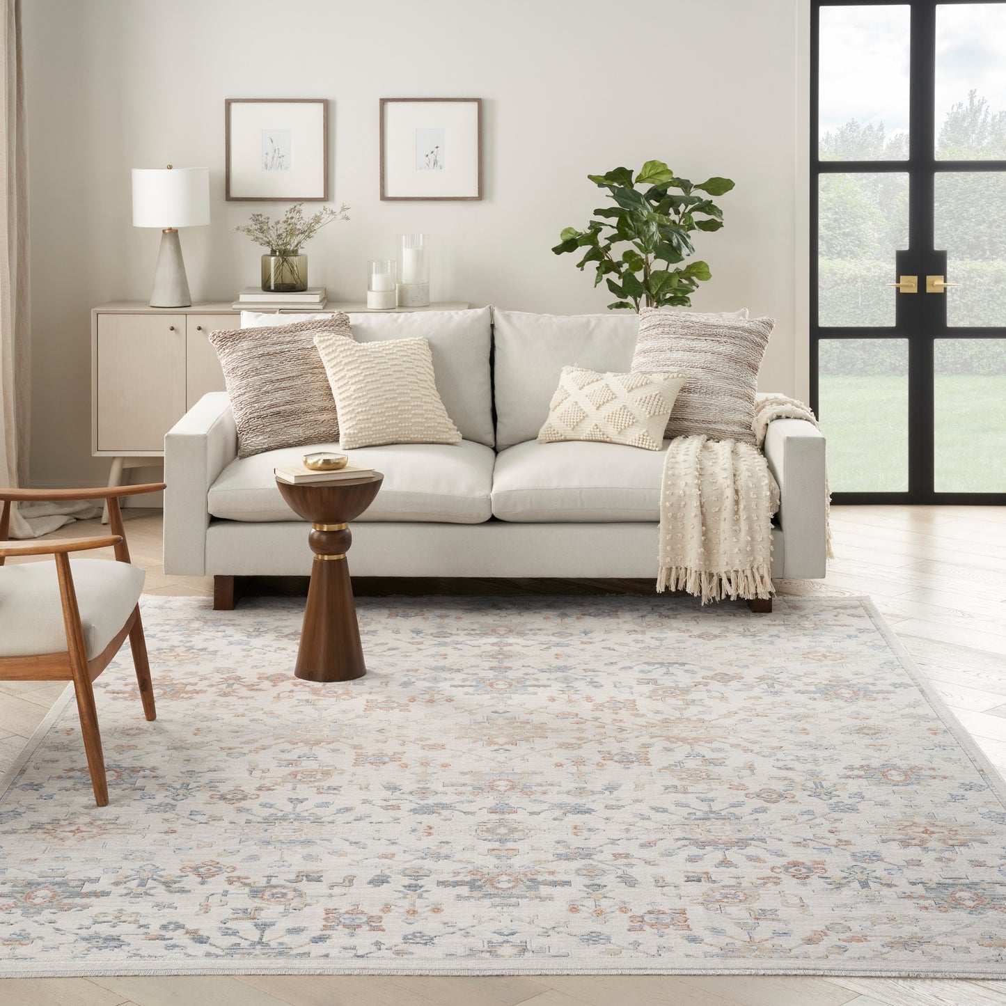 Nourison Home Elegant Heirlooms  Ivory Grey  Traditional