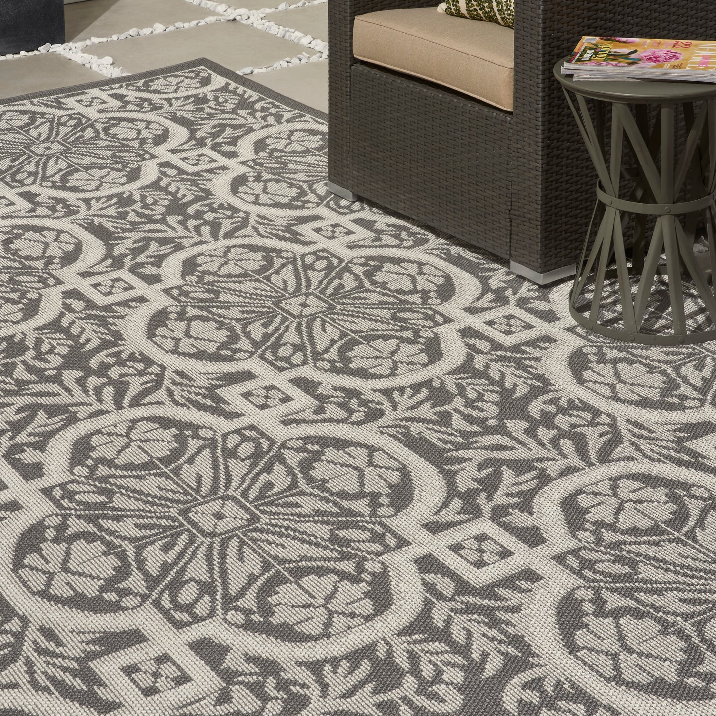 Nourison Home Aruba  Ivory Grey  Transitional