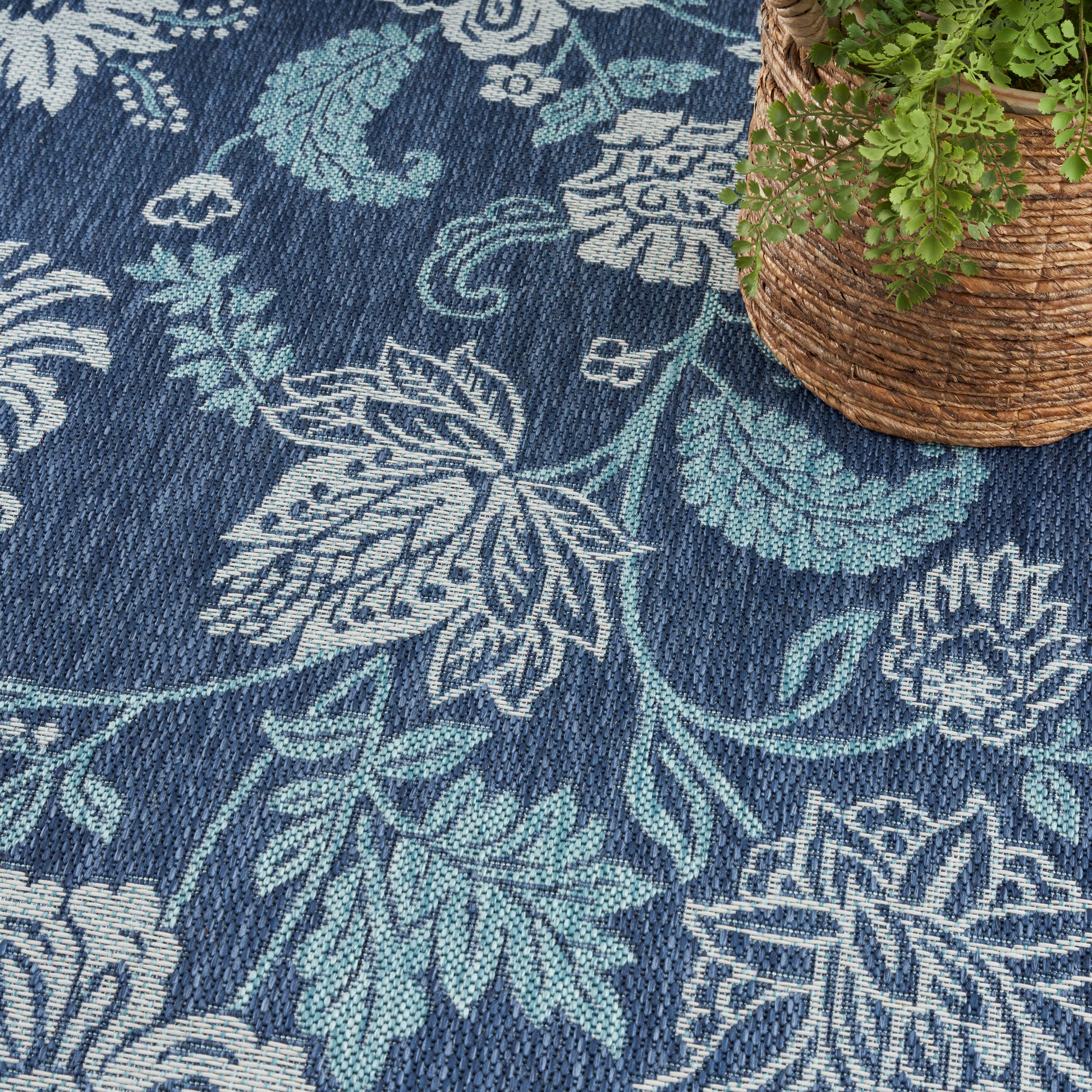 Nourison Home Garden Oasis  Navy  Contemporary
