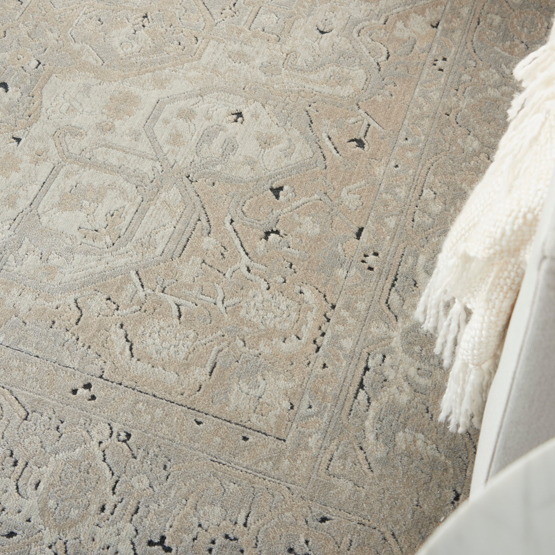 Nourison Home Malta  Ivory  Traditional