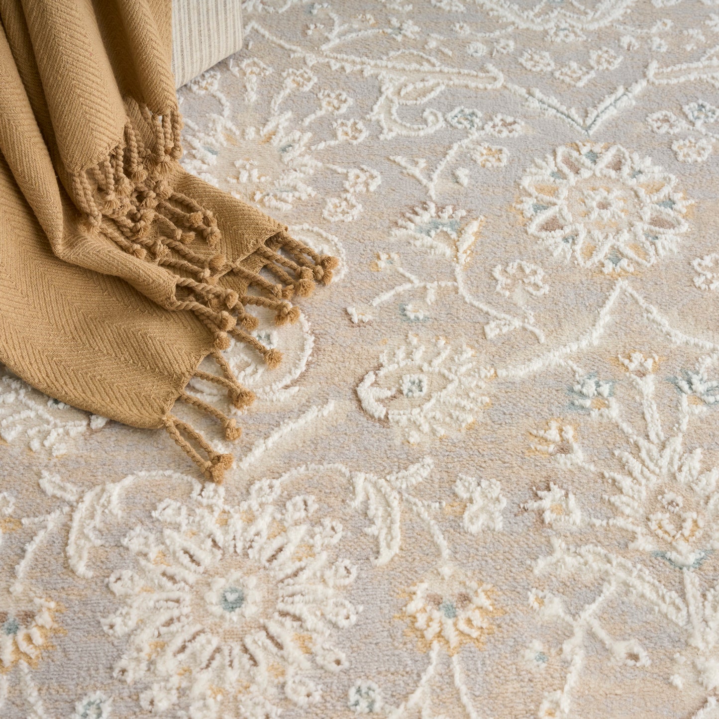 Nourison Home Isla  Light Grey  Traditional
