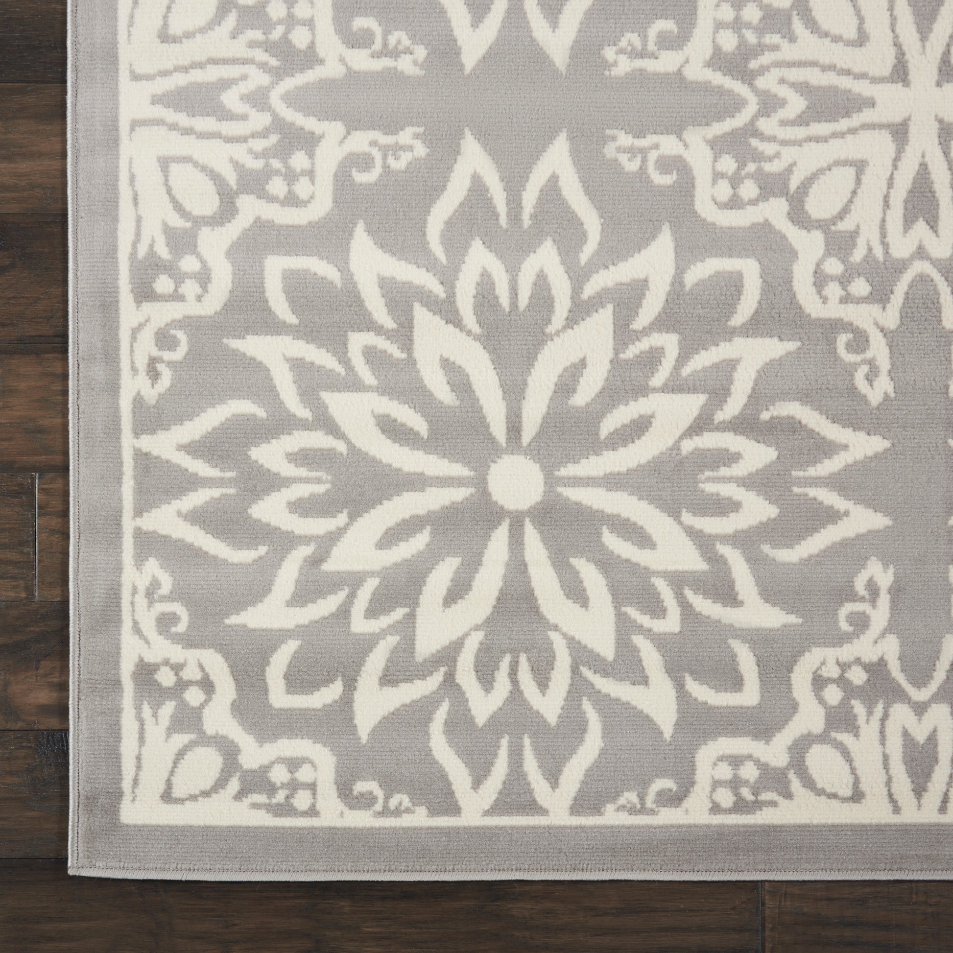 Nourison Home Jubilant  Ivory Grey  Transitional
