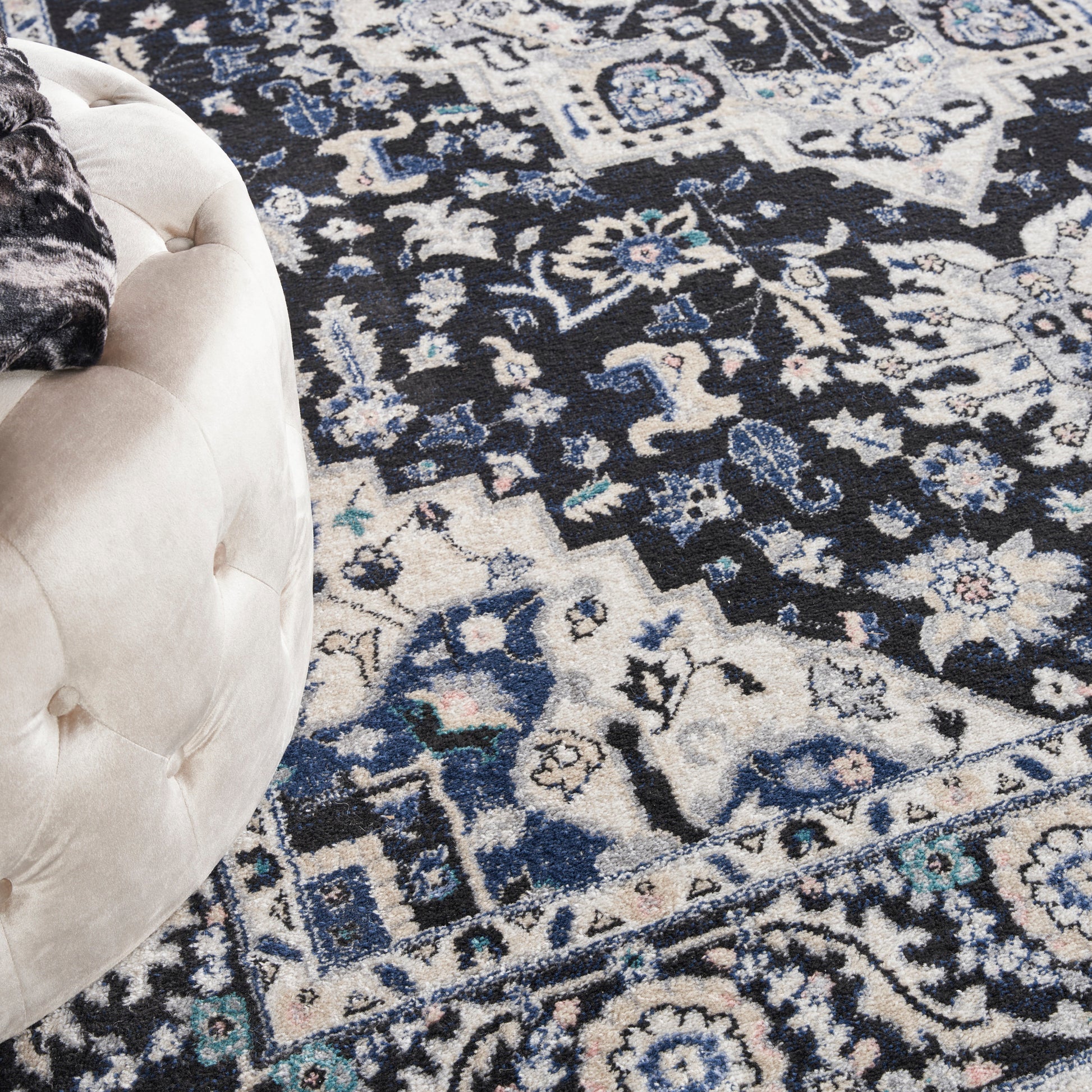 Nourison Home Passion  Black Ivory  Traditional