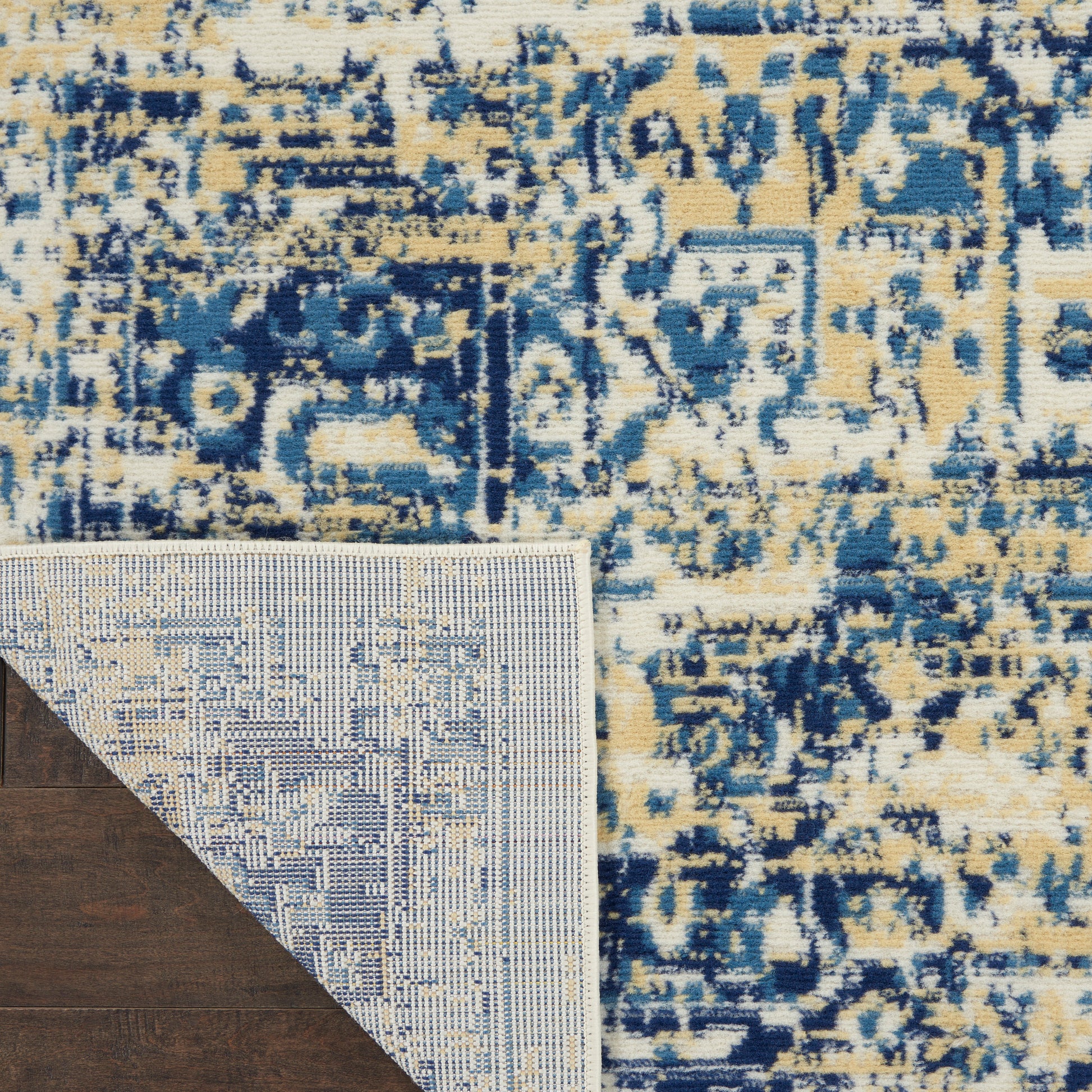 Nourison Home Grafix  White  Transitional