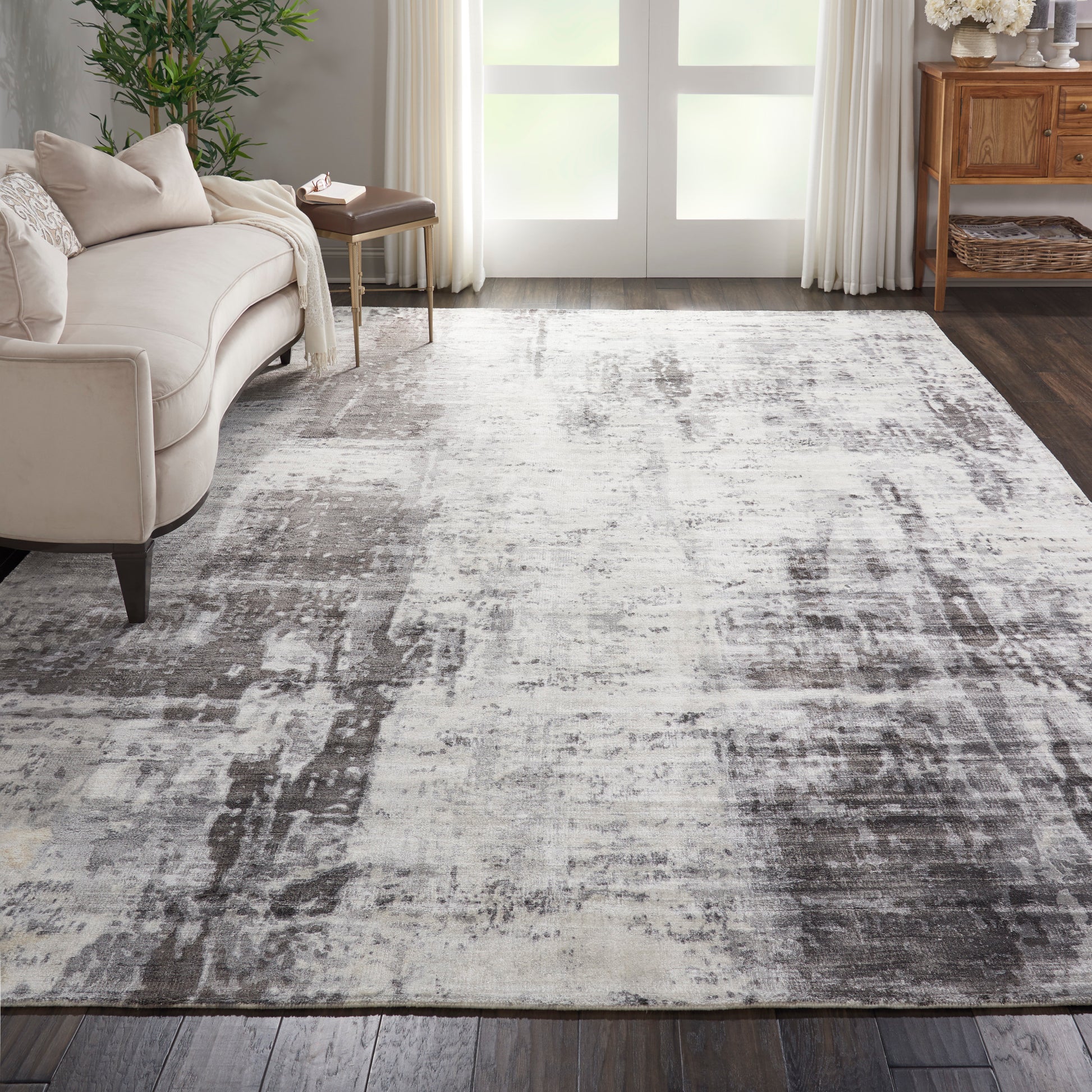 Nourison Home Safari Dreams  Ivory Grey  Contemporary