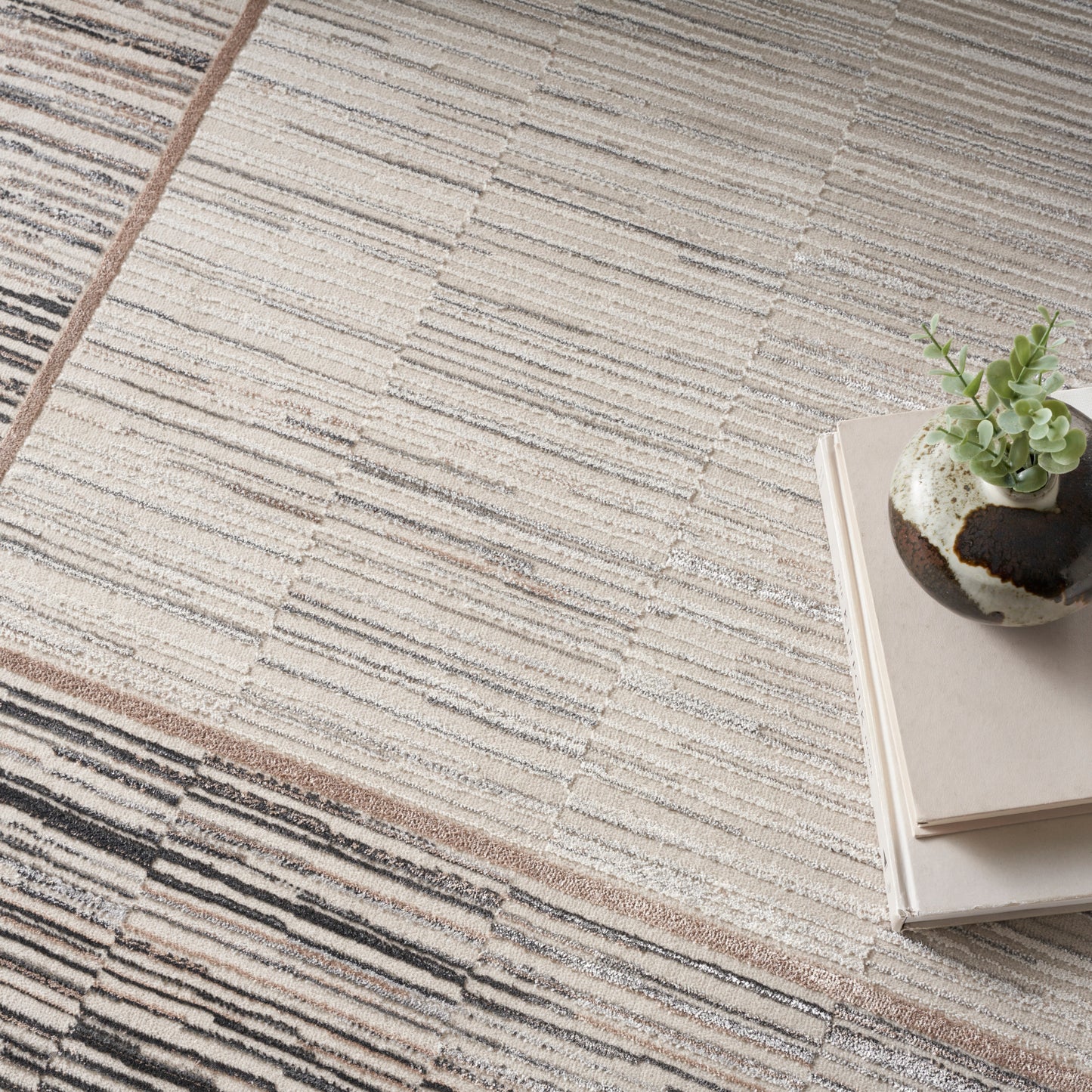 Nourison Home Desire  Grey Black  Contemporary