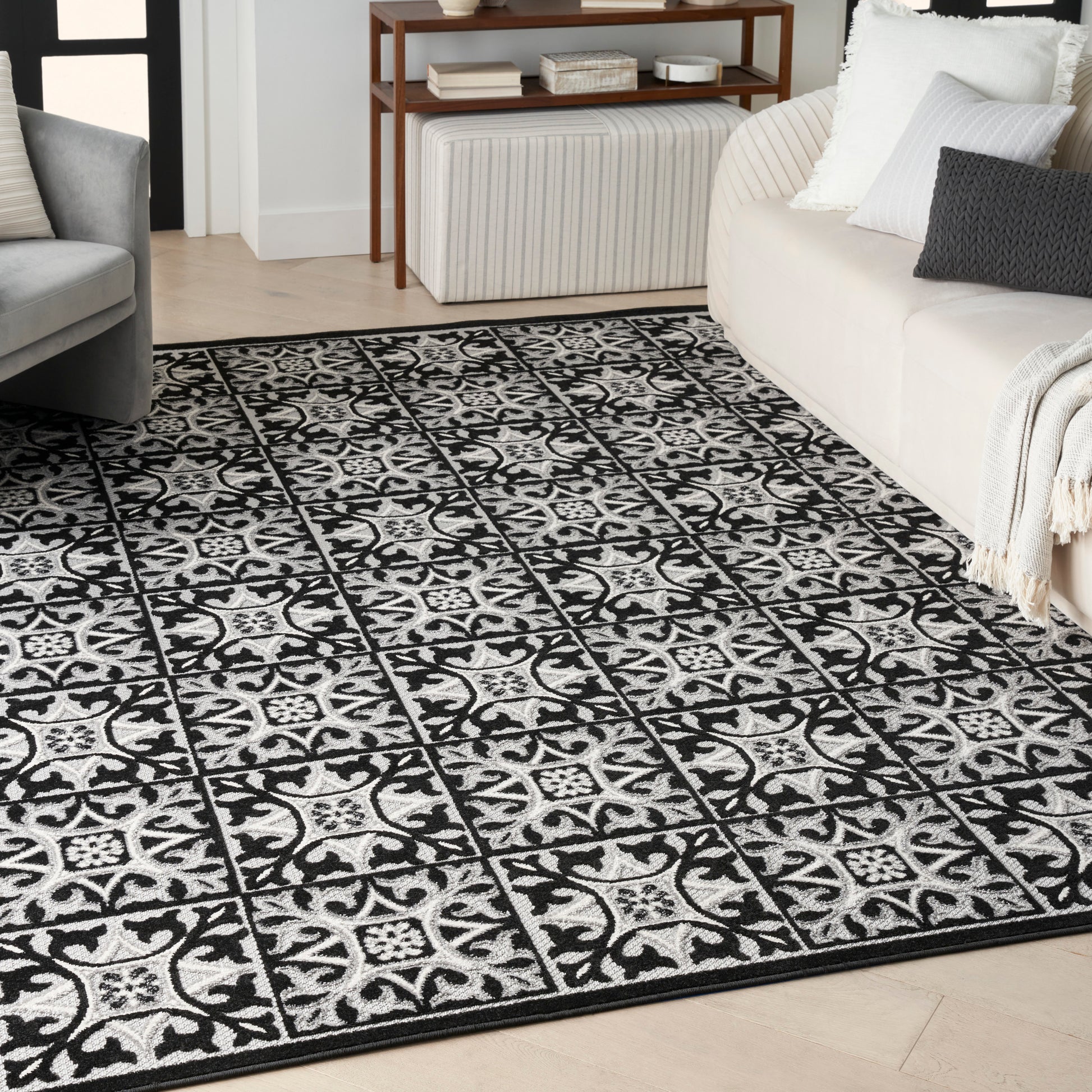 Nourison Home Aloha  Black White  Contemporary