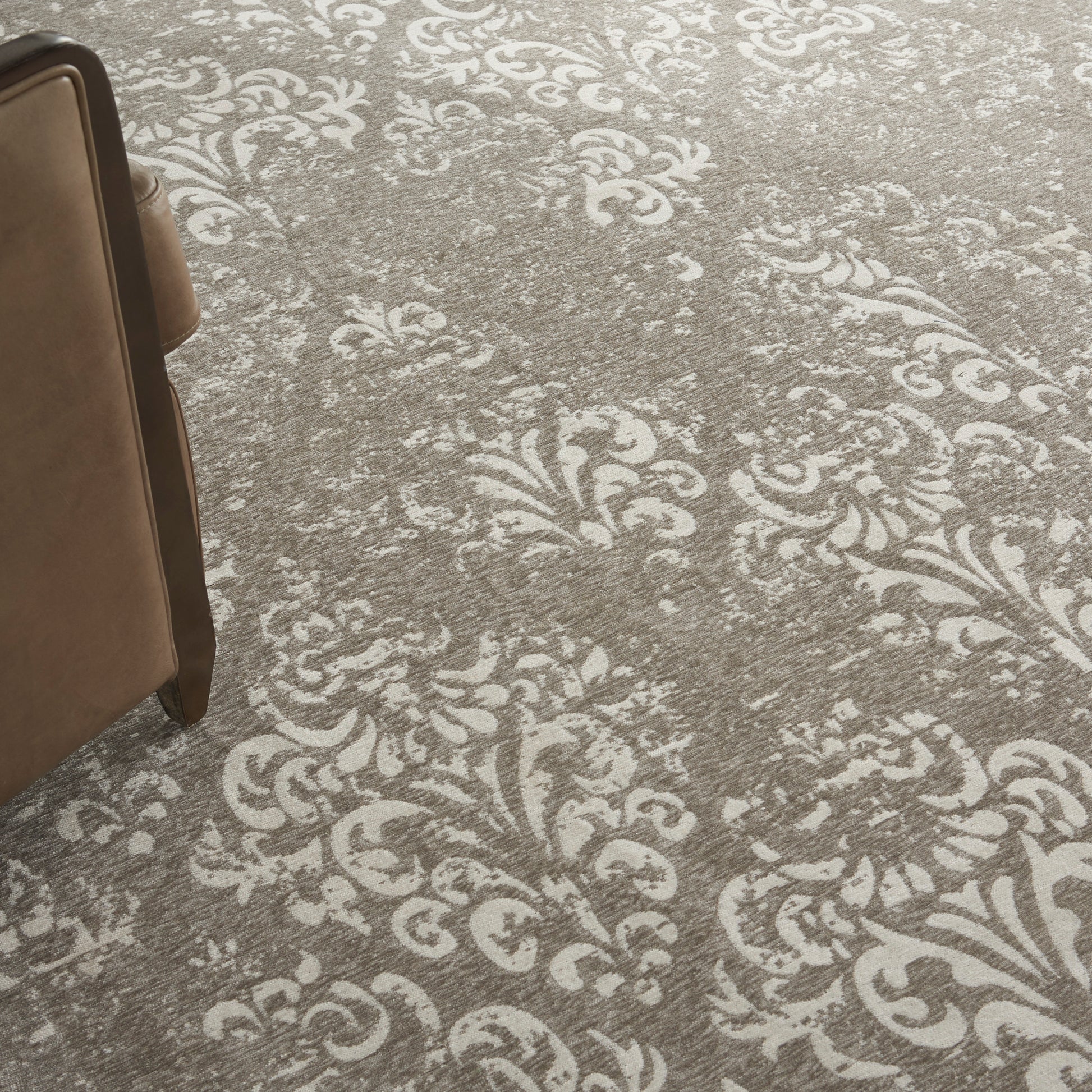 Nourison Home Damask  Ivory Grey  Traditional