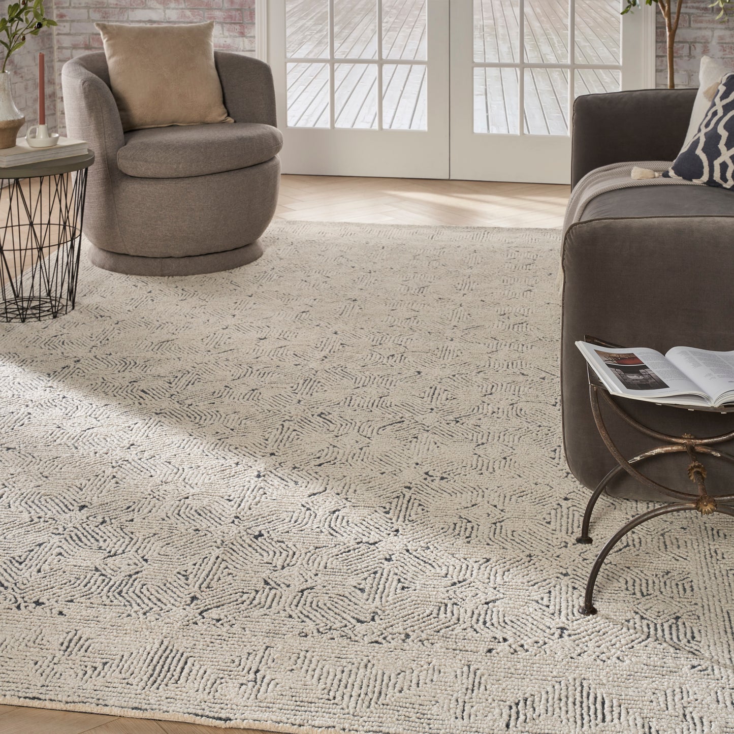 Nourison Home Colorado  Ivory Navy  Contemporary