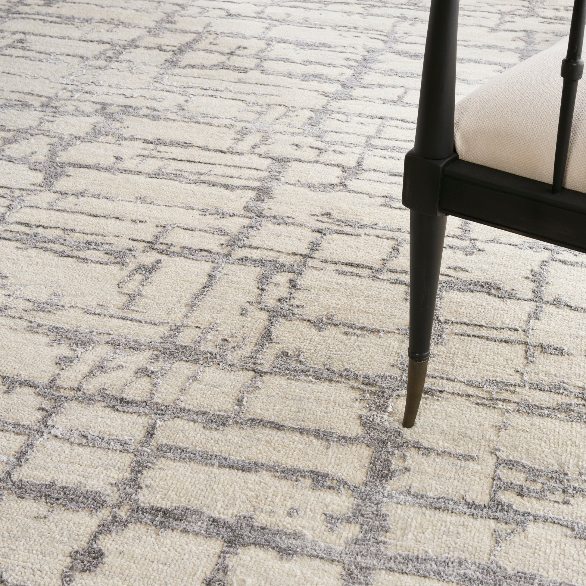 Nourison Home Luna  Ivory Grey  Contemporary