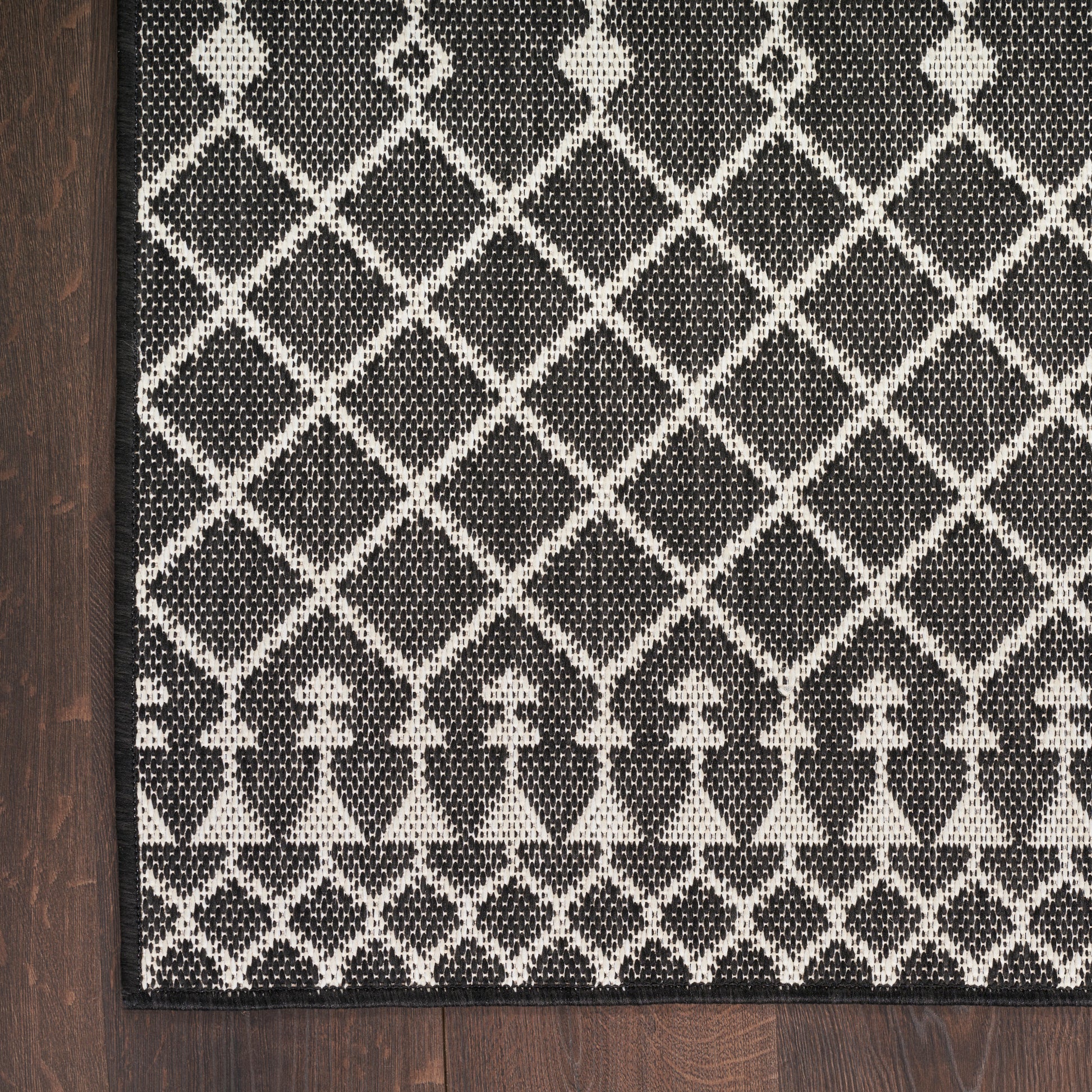 Nourison Home Positano  Black  Contemporary