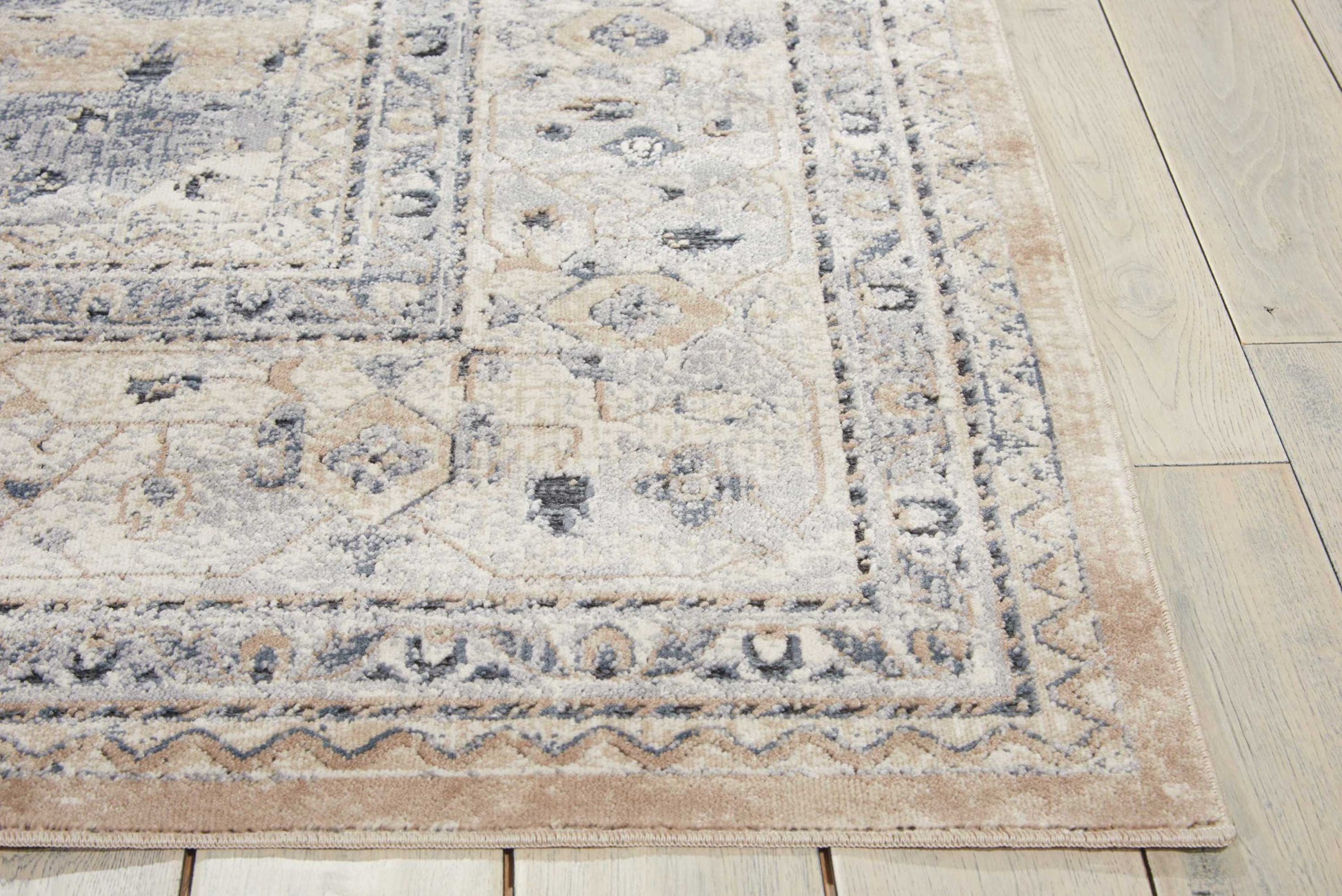 Nourison Home Malta  Beige Blue  Traditional