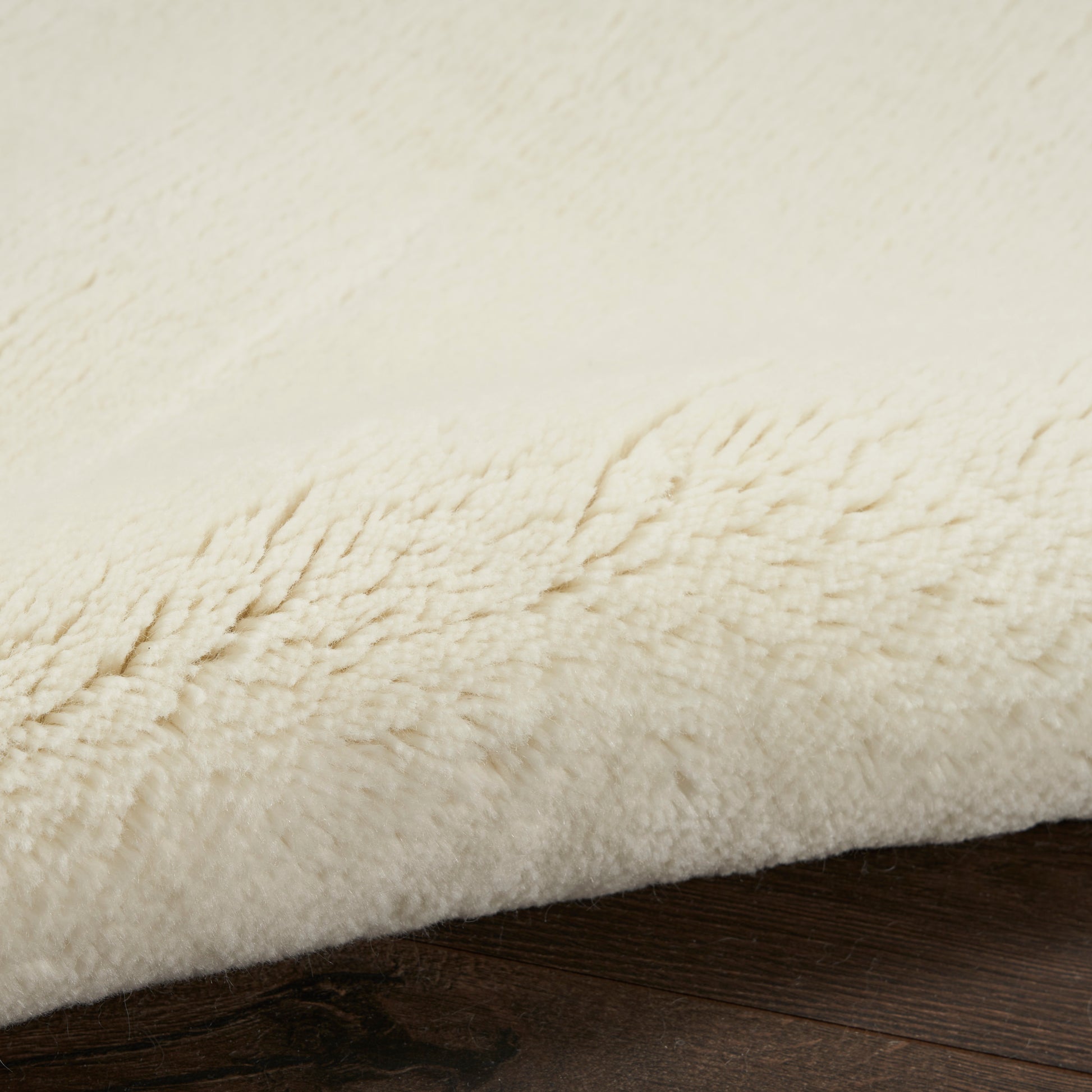 Nourison Home Plush Cloud  Ivory  Contemporary
