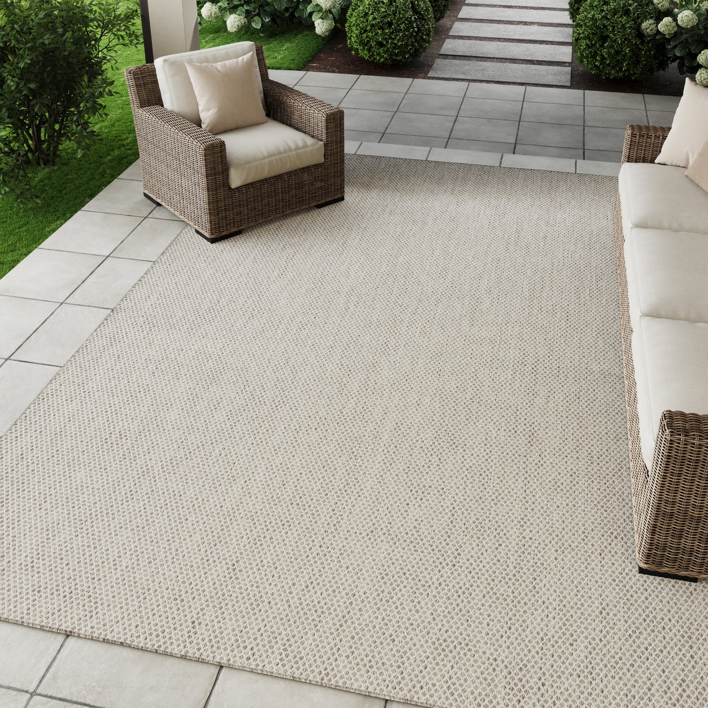 Nourison Home Courtyard  Ivory Silver  Contemporary