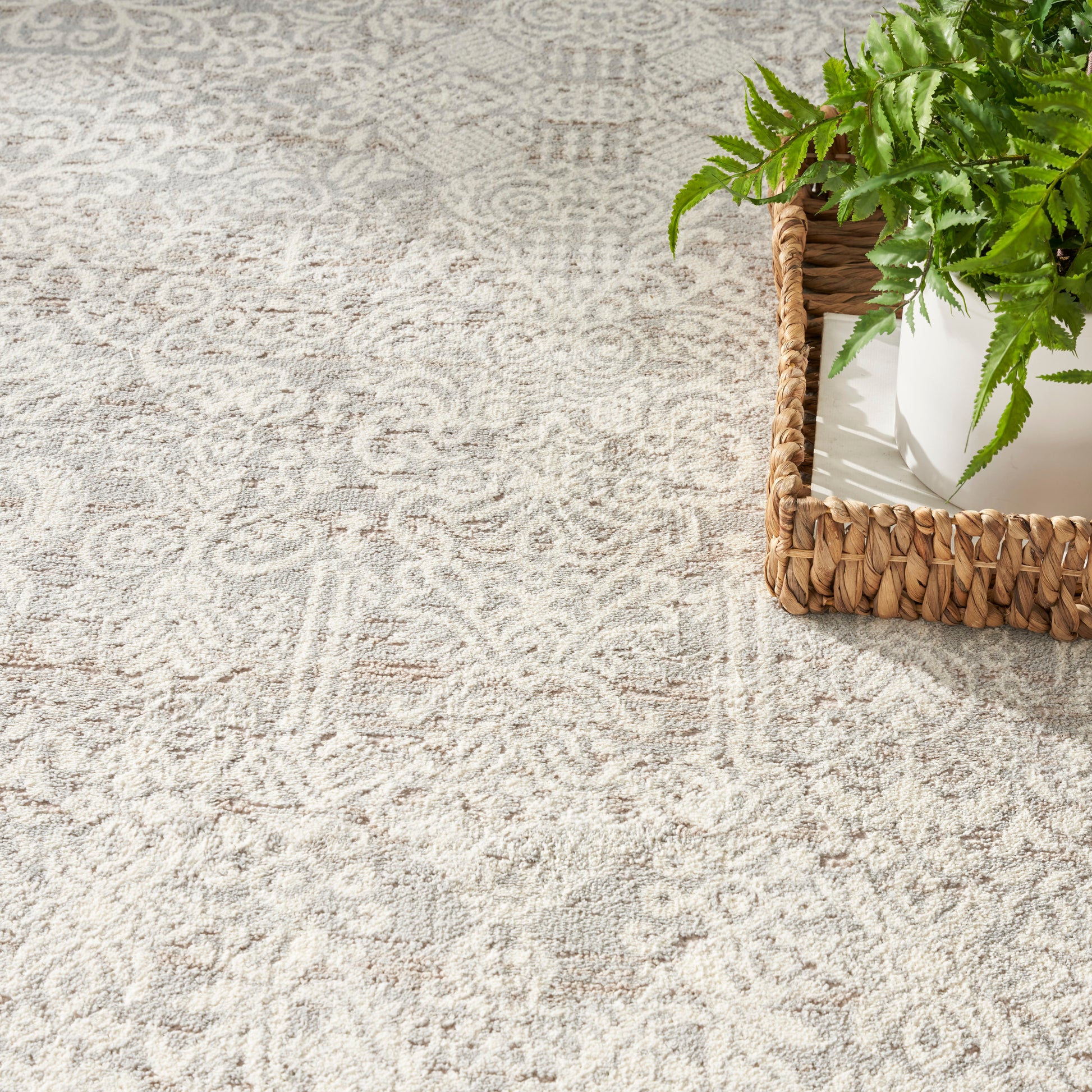 Nourison Home Eco Cycle  Silver Ivory  Traditional