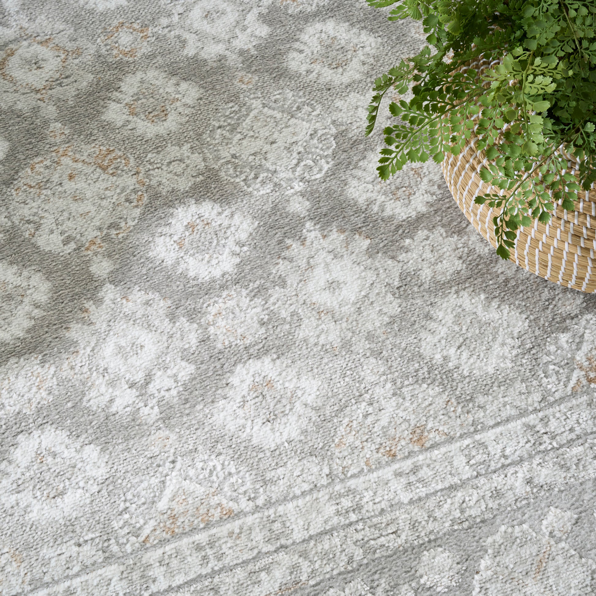 Nourison Home Dekor  Grey  Traditional