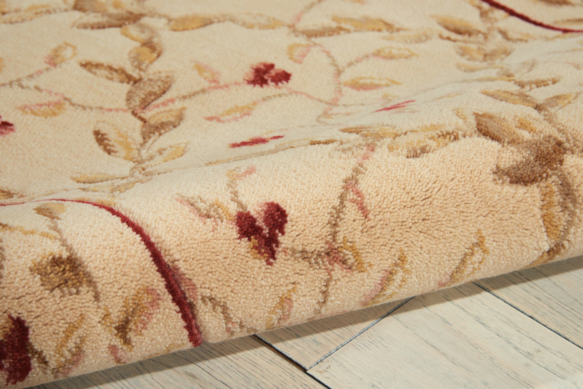 Nourison Home Ashton House  Beige  Traditional