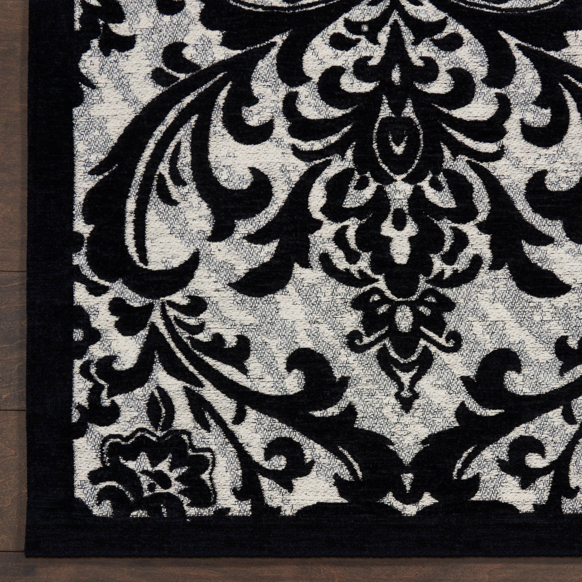 Nourison Home Damask  Black White  Traditional