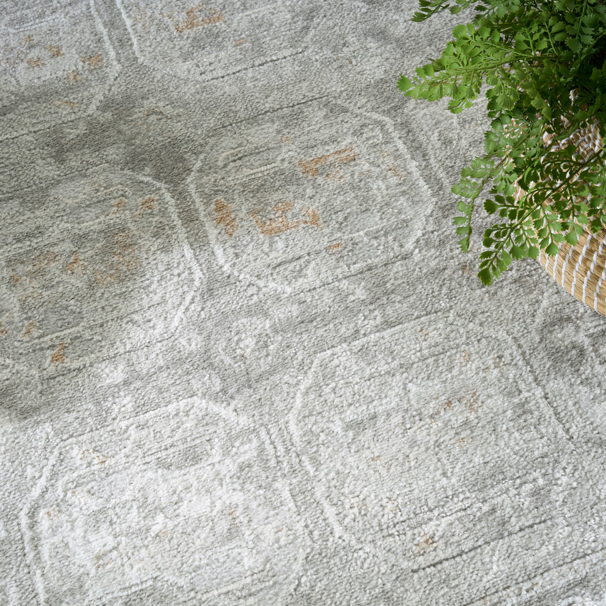 Nourison Home Dekor  Grey  Traditional