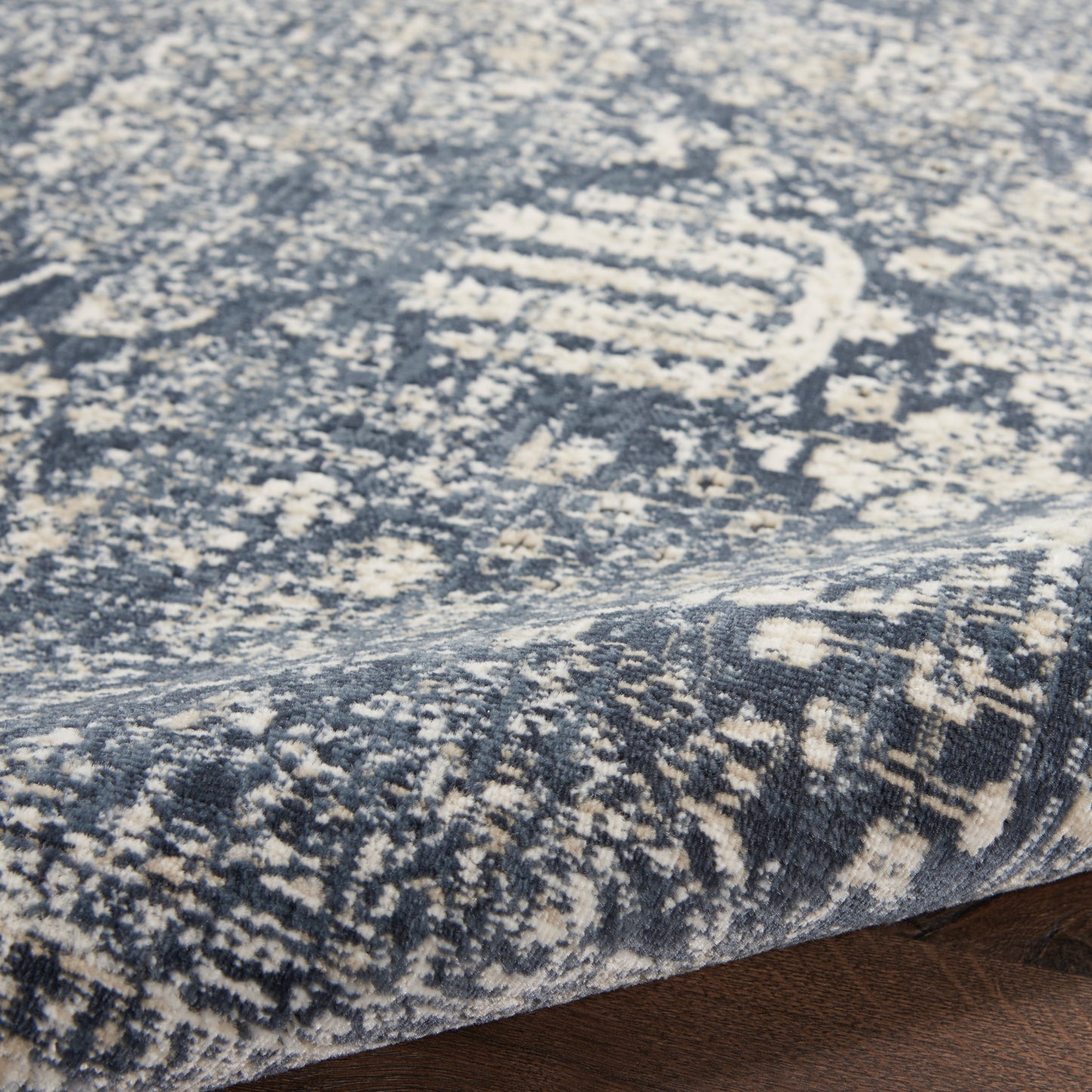 Nourison Home Malta  Navy Ivory  Traditional