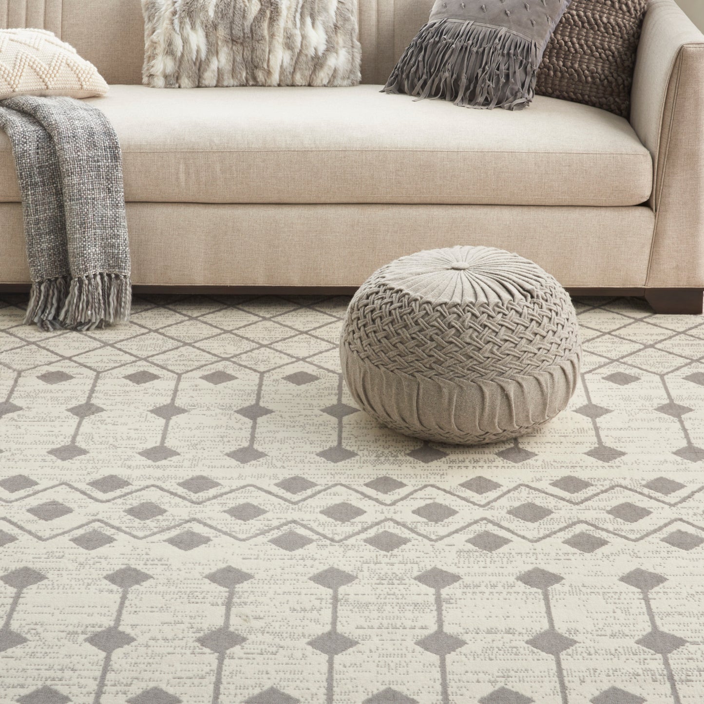 Nourison Home Grafix  Ivory Grey  Transitional