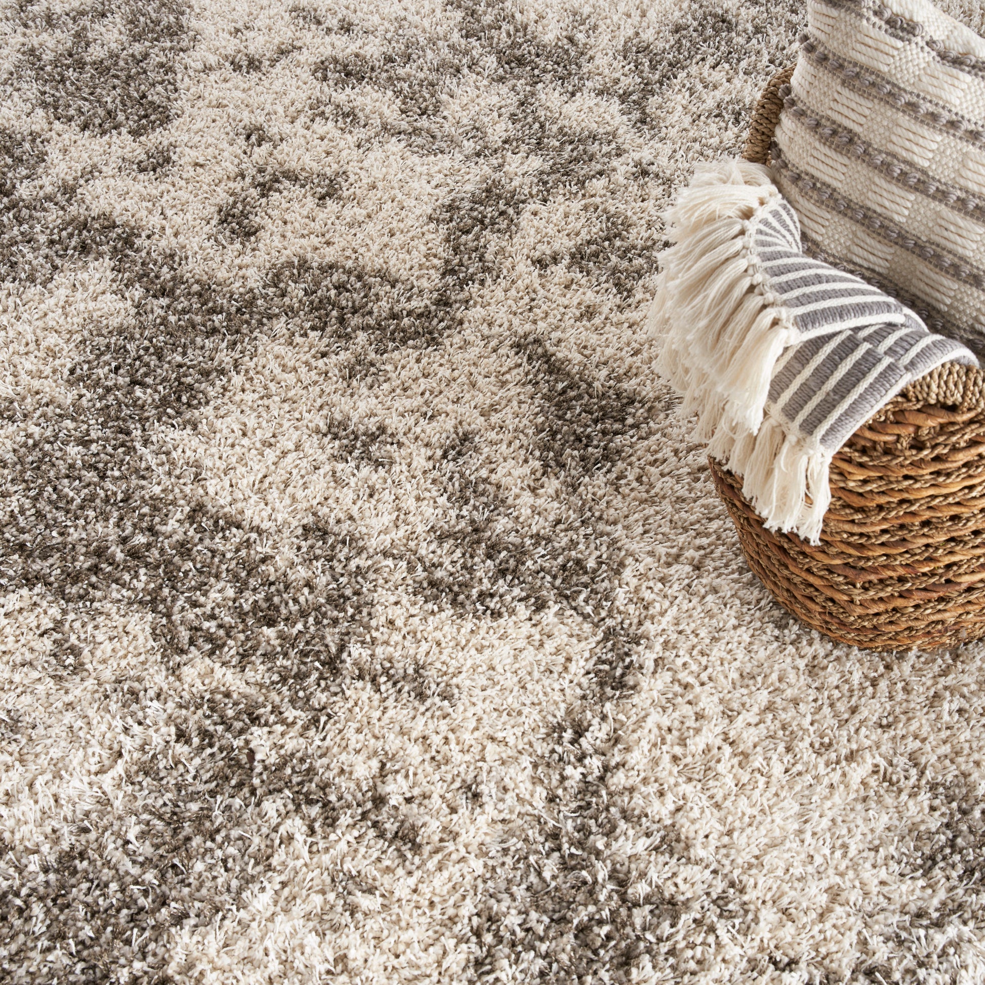 Nourison Home Amore  Cobblestone  Contemporary