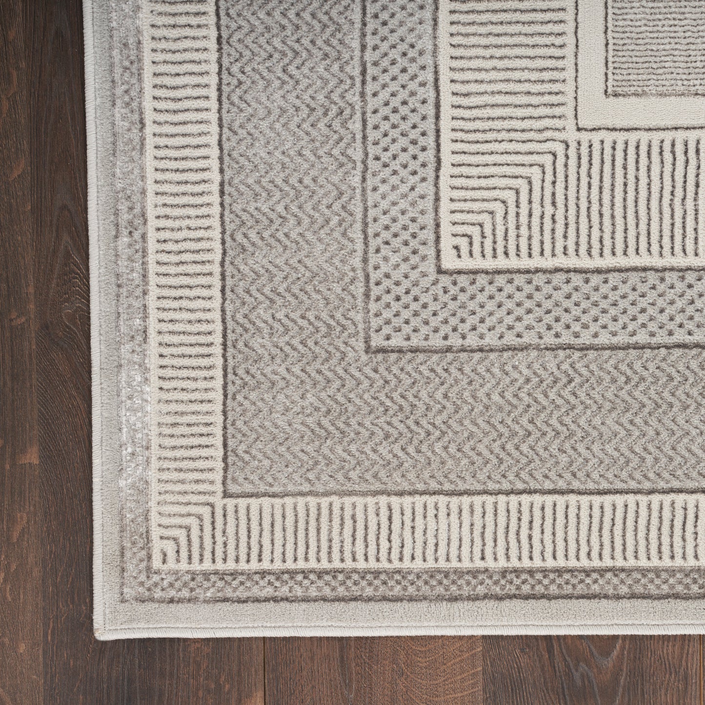 Nourison Home Glitz  Silver  Contemporary