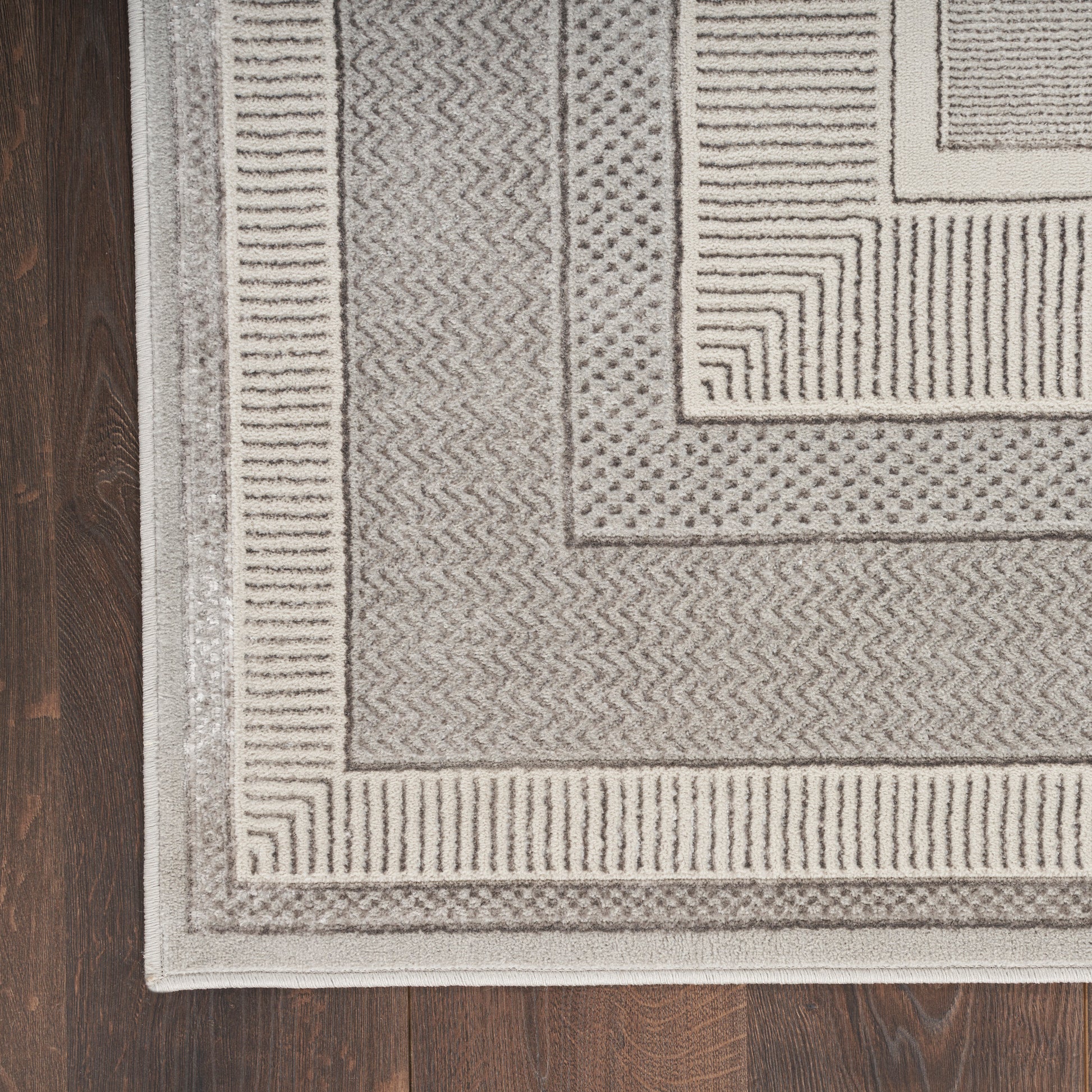 Nourison Home Glitz  Silver  Contemporary