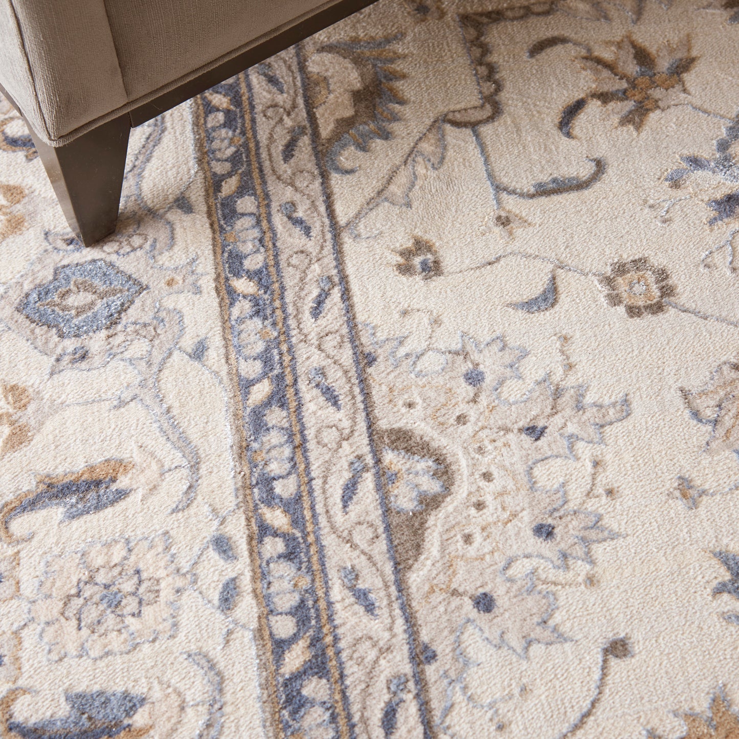 Nourison Home Silky Textures  Ivory Grey  Traditional