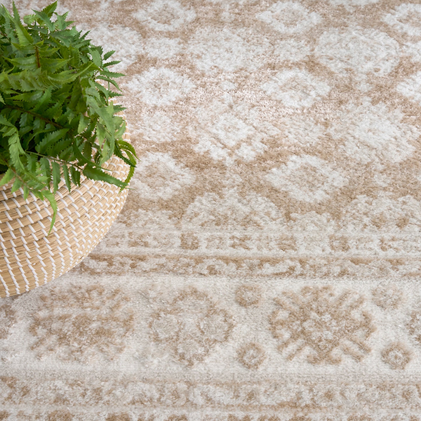 Nourison Home Dekor  Cream Beige  Traditional