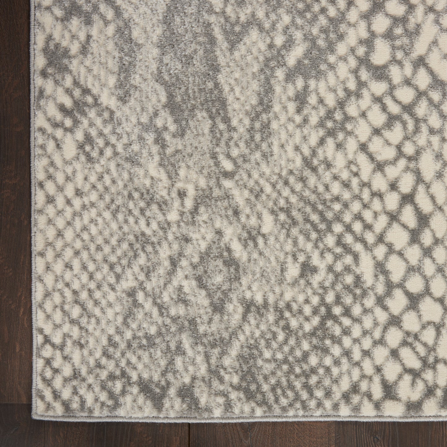 Nourison Home Solace  Ivory Grey  Contemporary