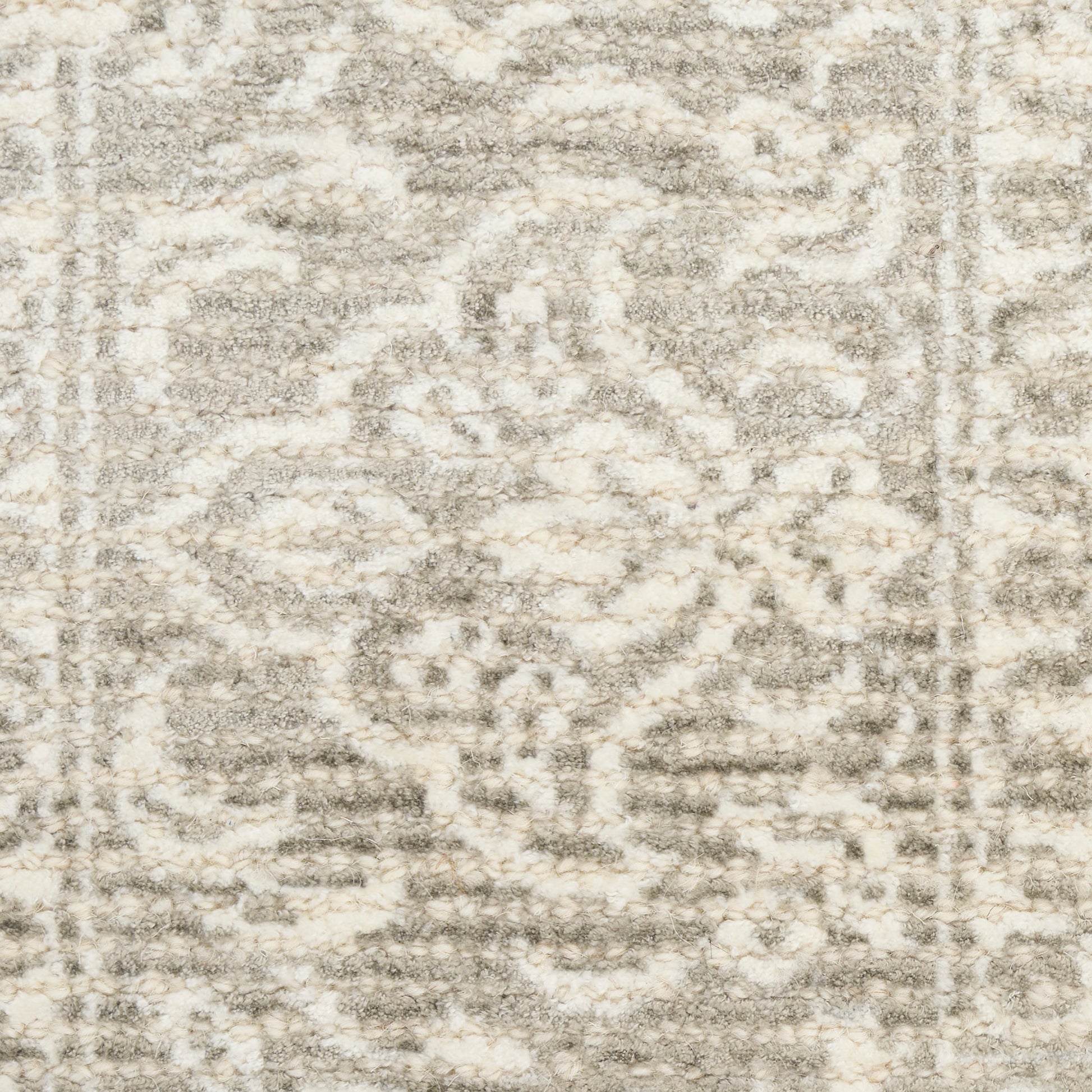 Nourison Home Azalea  Ivory Grey  Traditional