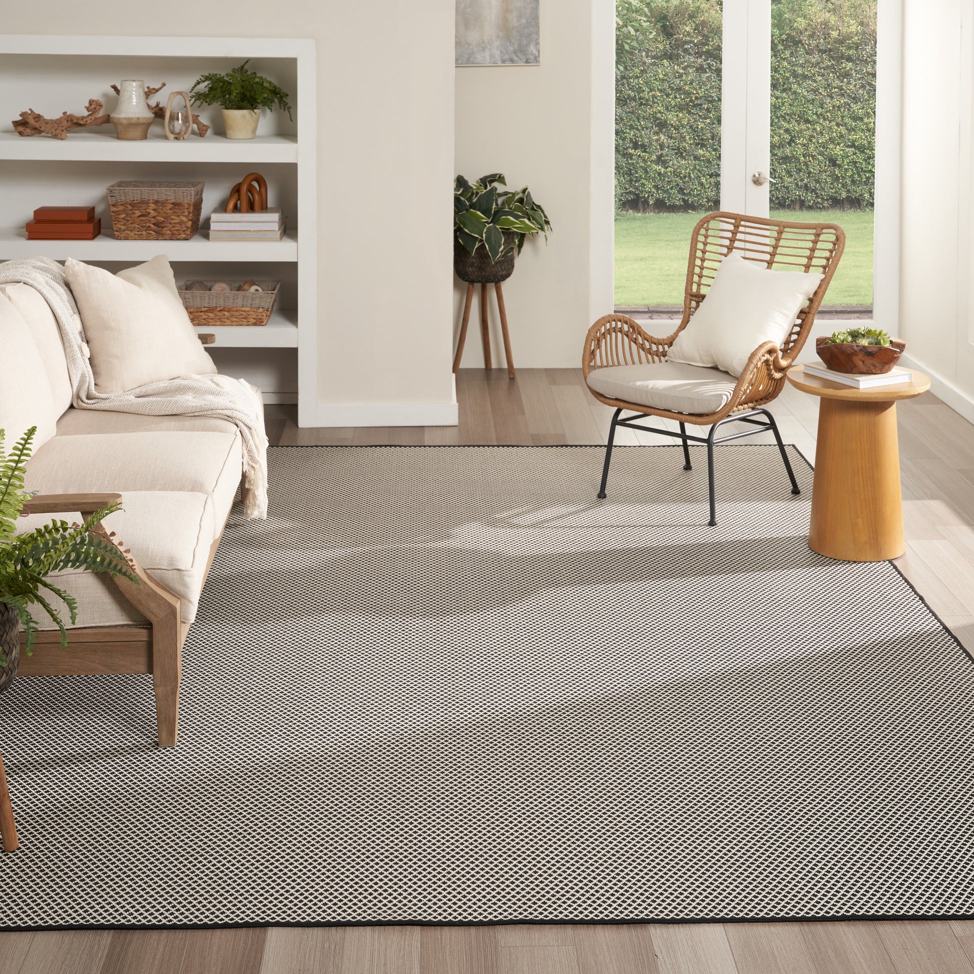 Nourison Home Courtyard  Black White  Contemporary
