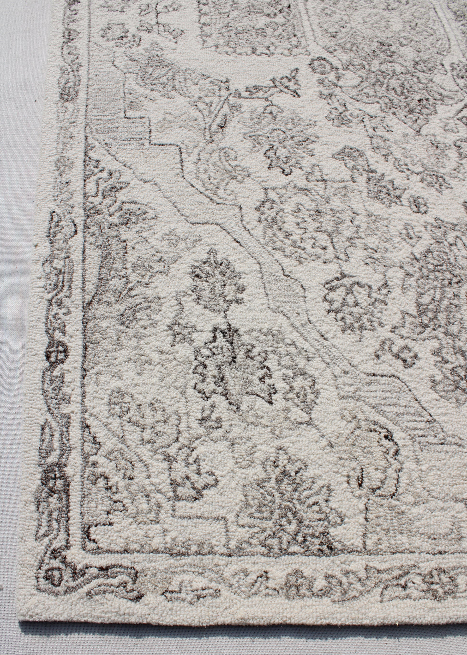 Dynamic Rugs Legend  Ivory Natural  Traditional