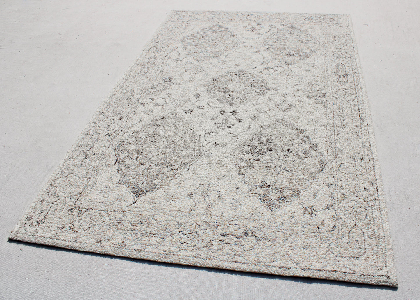 Dynamic Rugs Legend  Ivory Natural  Traditional