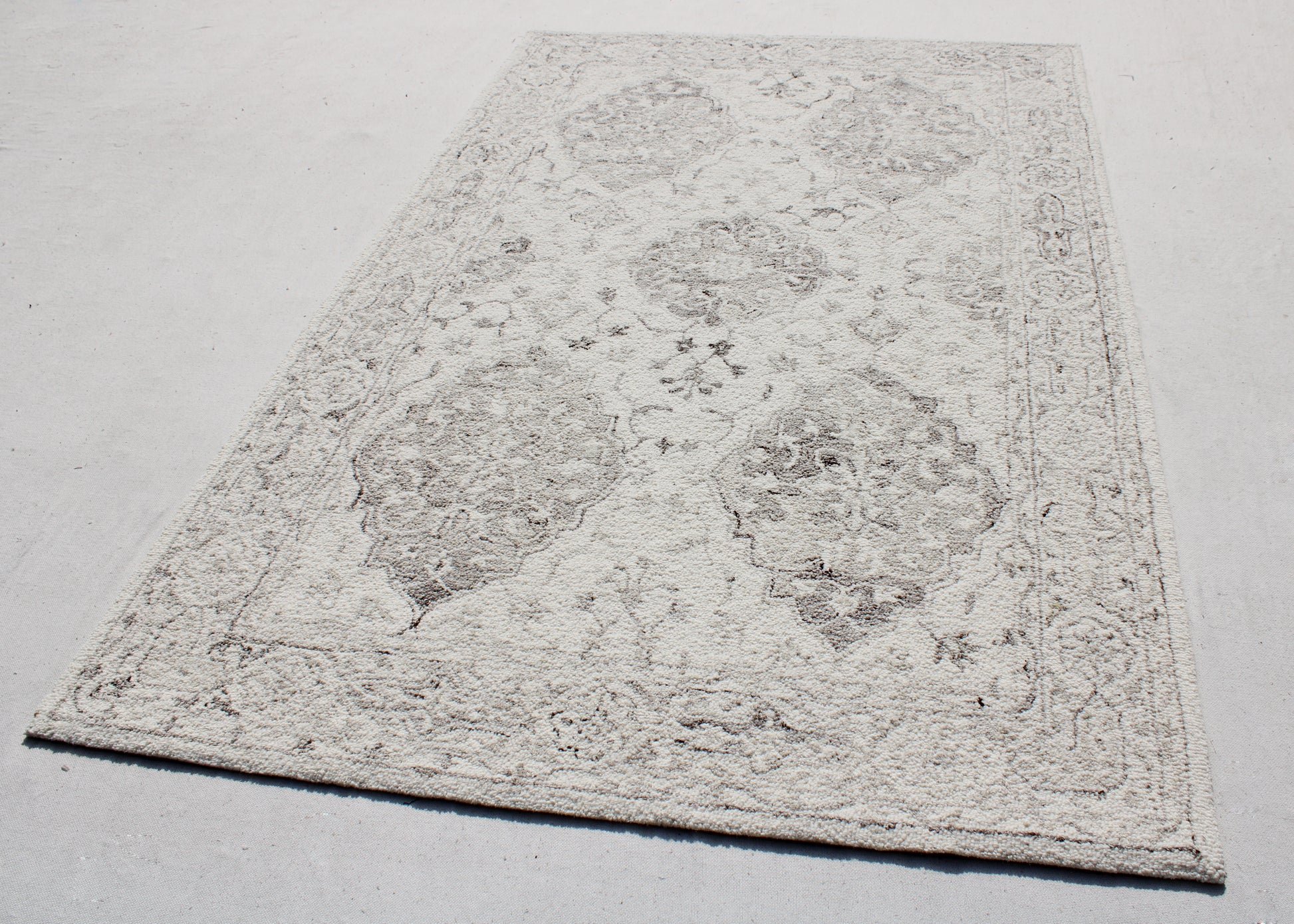 Dynamic Rugs Legend  Ivory Natural  Traditional