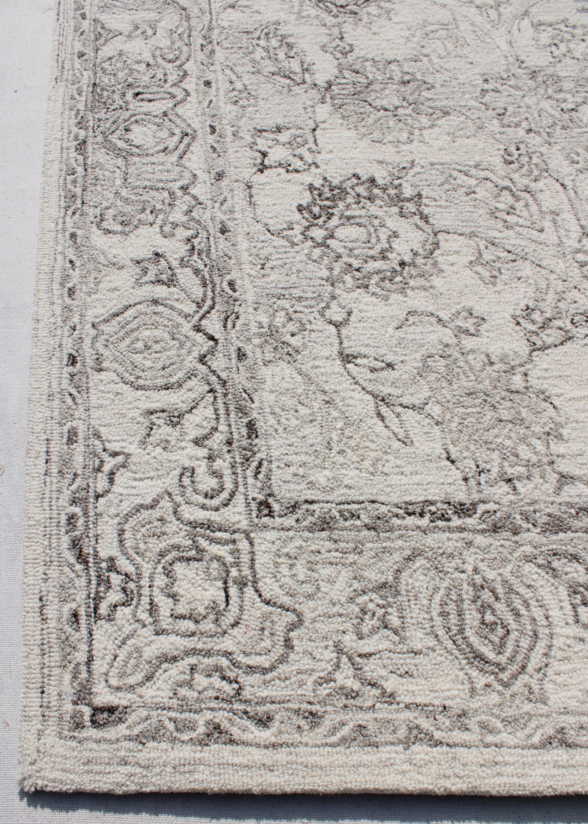 Dynamic Rugs Legend  Ivory Natural  Traditional