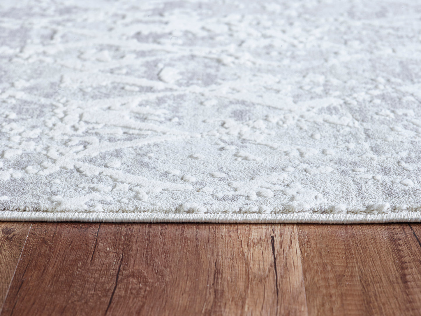 Dynamic Rugs Quartz  Ivory Silver  Traditional