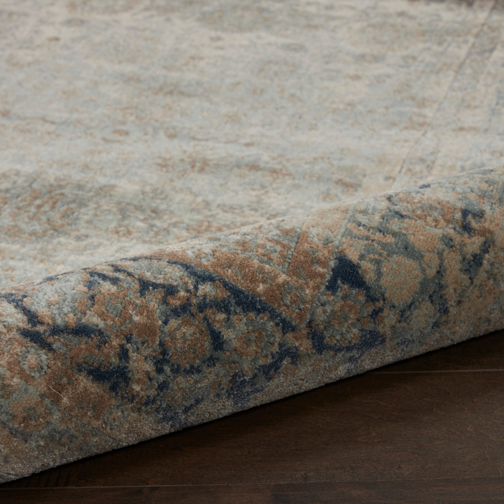 Nourison Home Malta  Cloud  Traditional